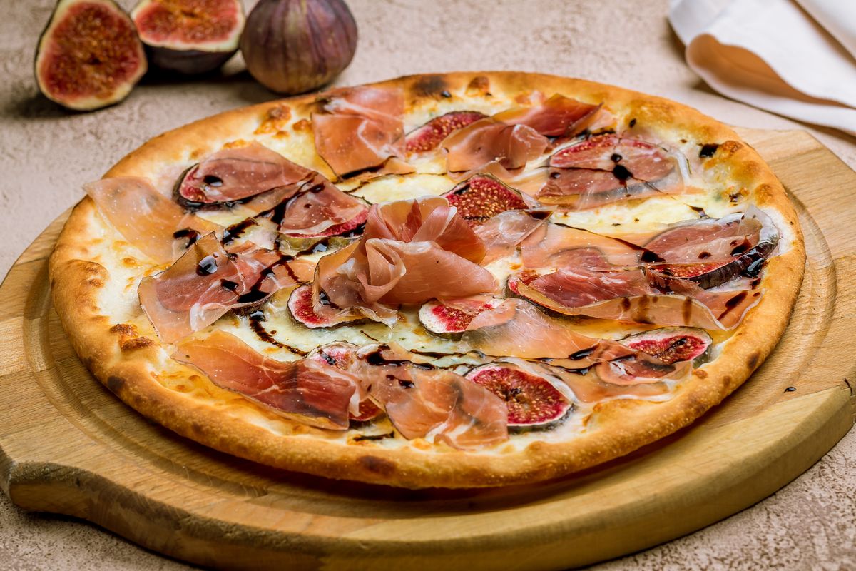 Pizza prosciutto e fichi