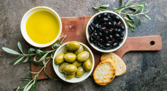 Conosciamo a fondo le olive: proprietà e benefici