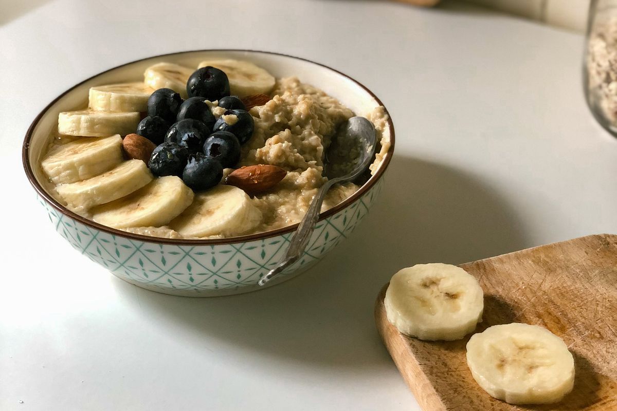 Porridge Istantaneo Della Farina D'avena Con La Mela, Senza