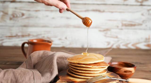 Pancake al miele: morbidissimi con un nuovo ingrediente!