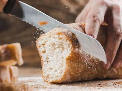 Mai sentito parlare del pane comodo senza impasto e senza glutine? Scopriamo la ricetta