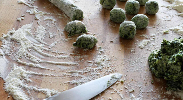 Dal bellissimo colore verde, ecco gli gnocchi di broccoli