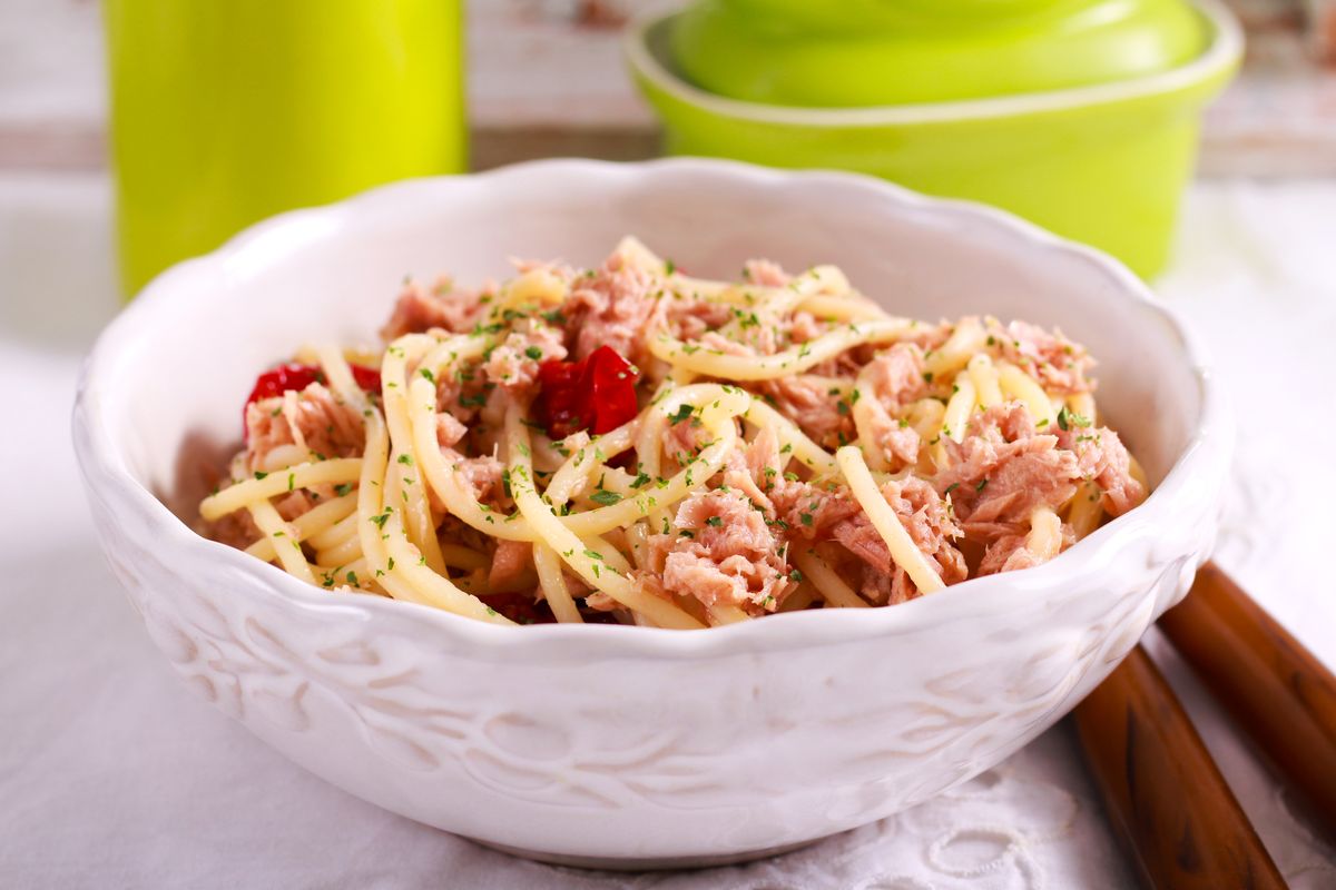 pasta with dried tomatoes and tuna