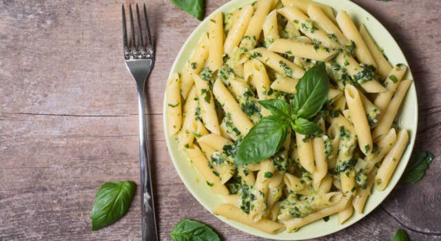 Pasta cremosa con spinaci e ricotta: un primo piatto facile e veloce