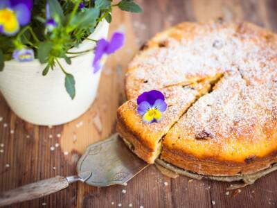 Colazione o merenda? Ogni momento è buono per la torta allo yogurt senza glutine