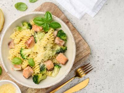 pasta broccoli e salmone