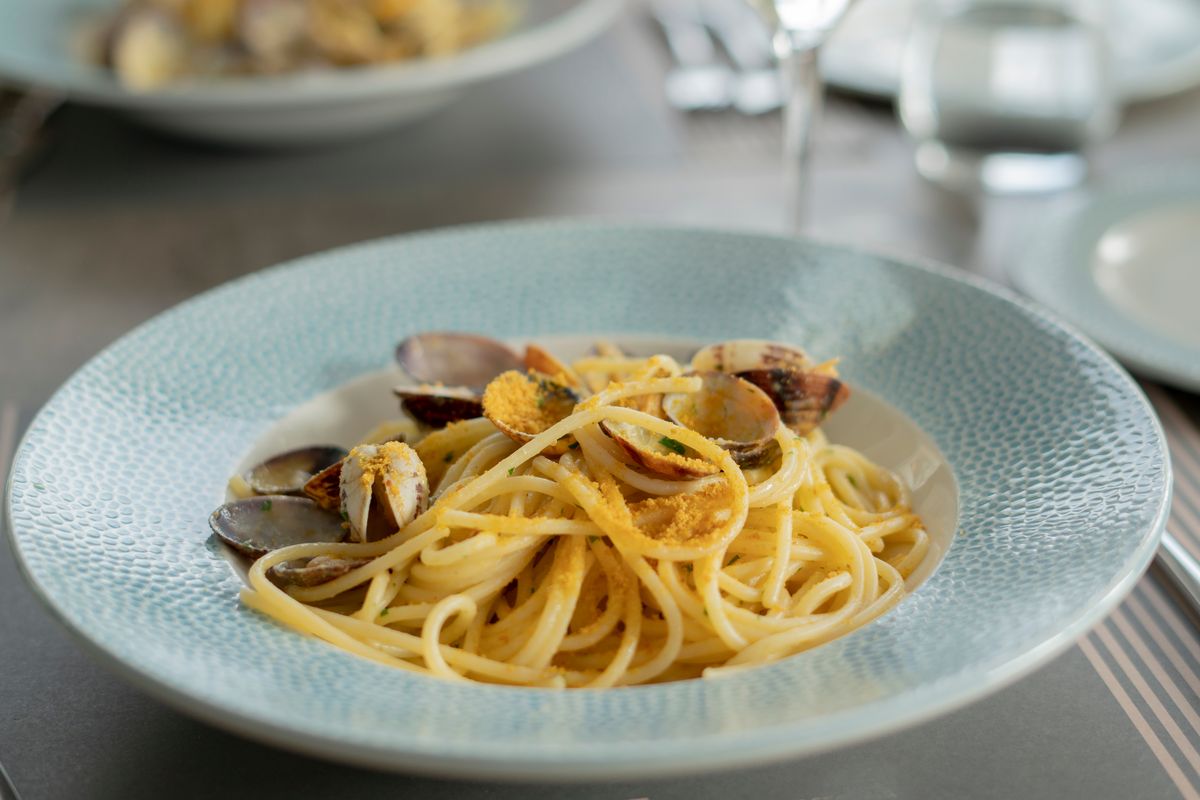 pasta with clams and bottarga