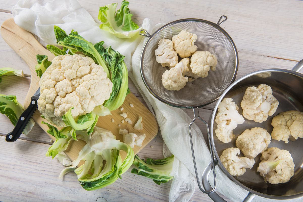 Cleaning the cauliflower