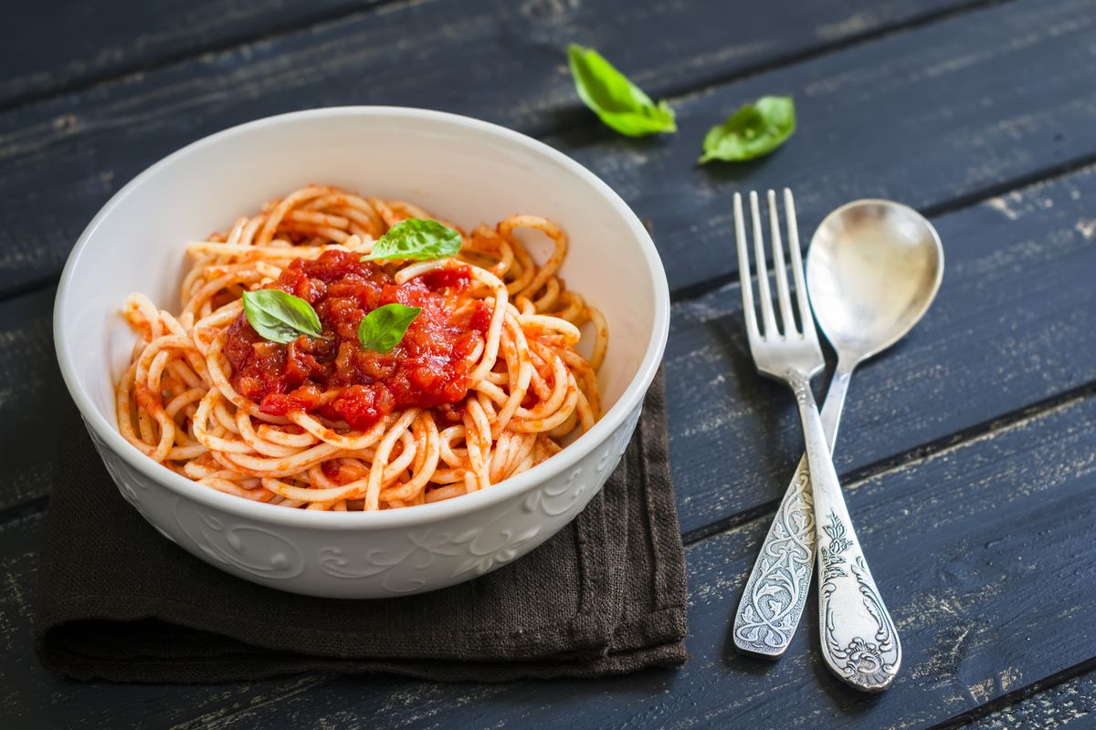 Spaghetti with three tomatoes