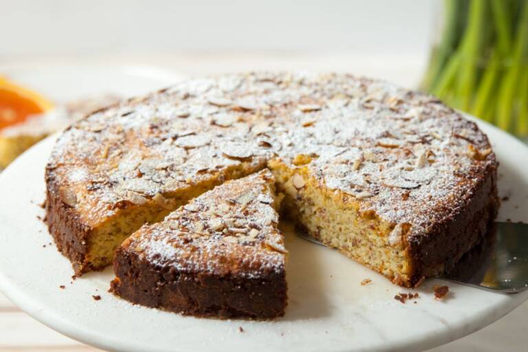 torta-di-lodi-o-tortionata-ricetta-del-delizioso-dolce-alle-mandorle