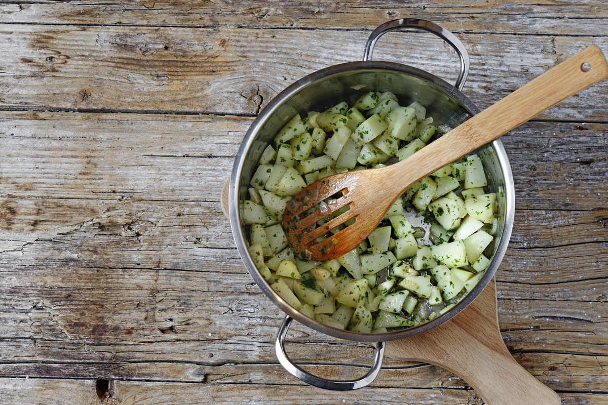 Spiny courgettes in a pan