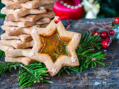 Biscotti di vetro: natalizi e colorati