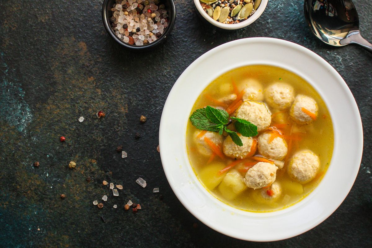 meatballs in broth