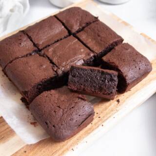 Tutti i passaggi per fare i brownies: la ricetta originale del dolcetto sfizioso al cioccolato