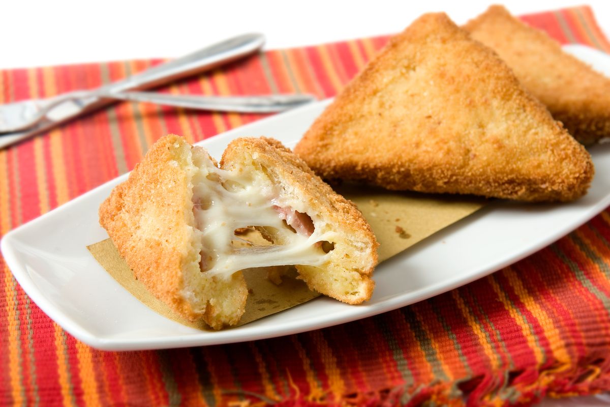 Mozzarella in carrozza in an air fryer