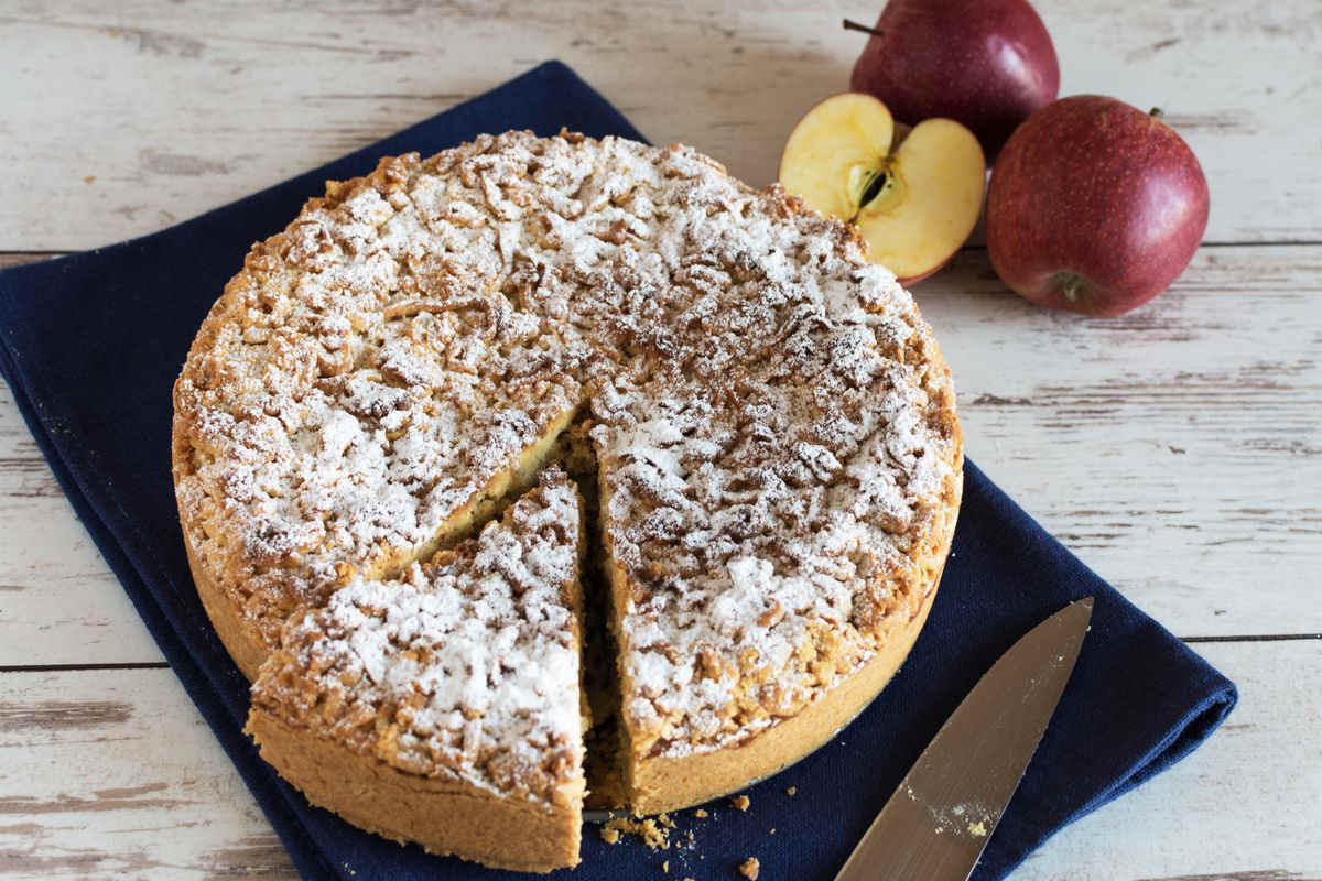 Grated apple pie