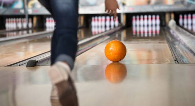 Come imparare a giocare bene a bowling?