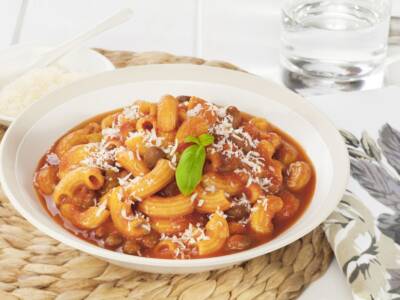 Come si fa la pasta e fagioli alla napoletana?
