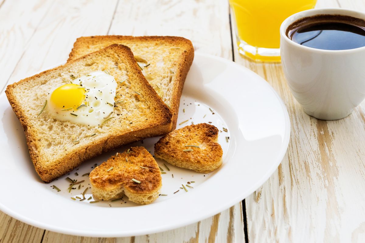 Eggs in bread