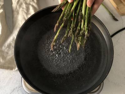 Come cucinare gli asparagi lessi nel modo corretto: foto e video per non sbagliare!