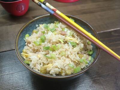 Come fare il riso alla cantonese, foto e video della ricetta tradizionale cinese