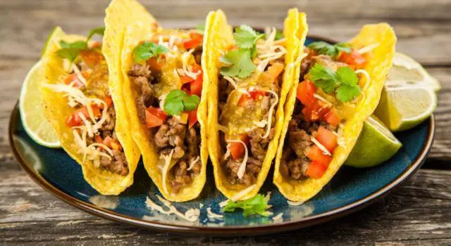 Tacos: i gusci di tortillas di mais croccanti tipici della cucina