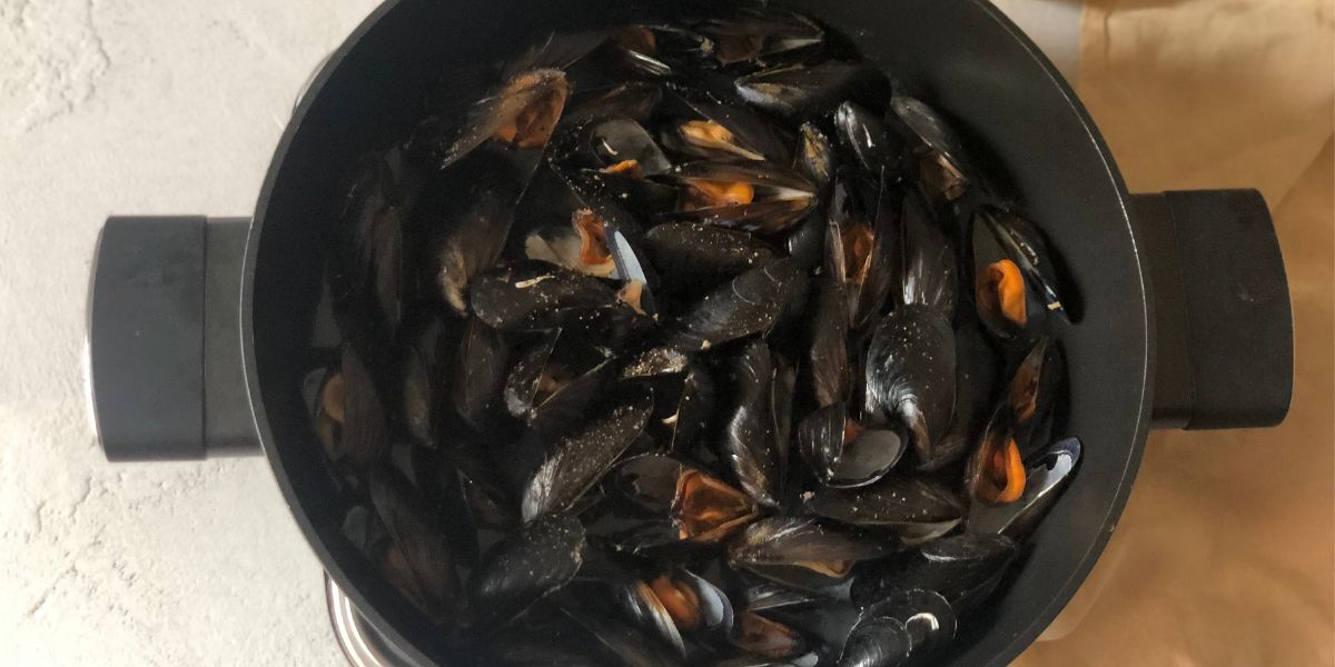 Peppered mussels ready