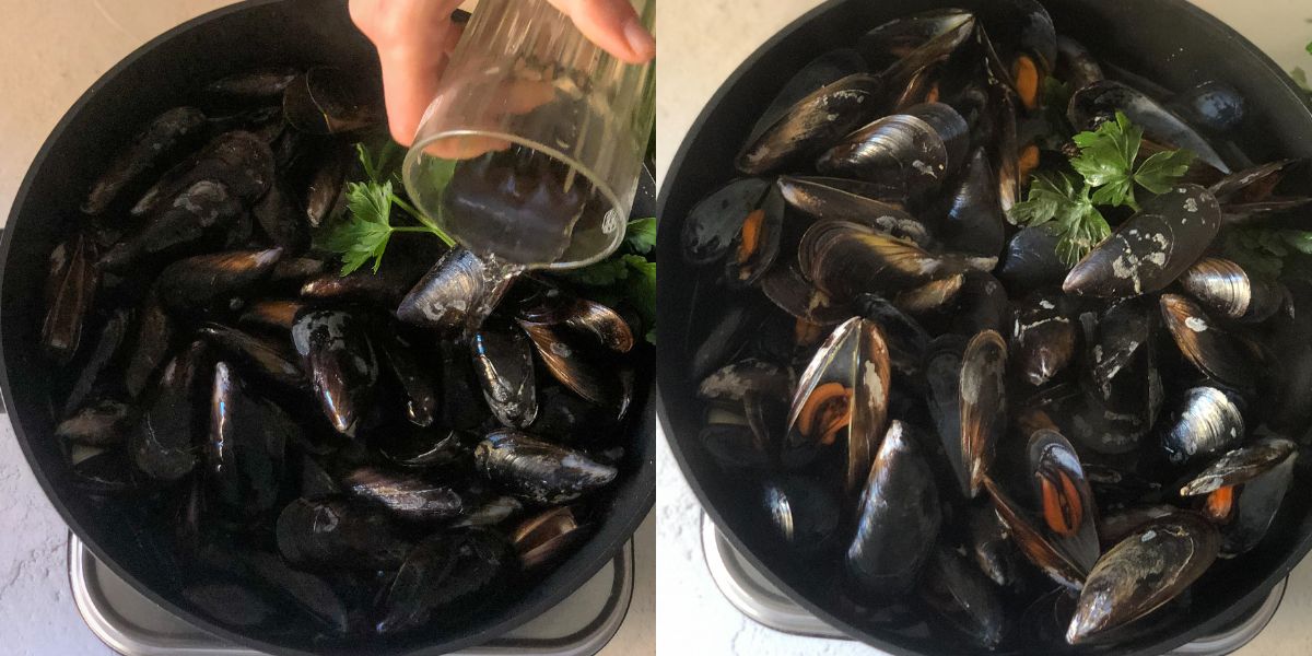 Deglaze the mussels with white wine