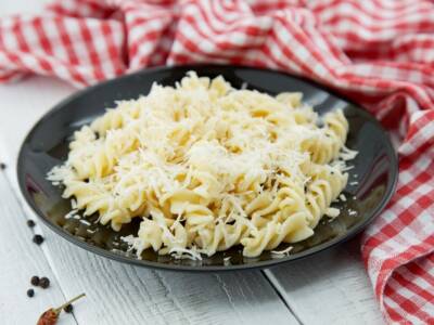 Pasta in bianco gourmet a 26 euro! Scandalo a Milano