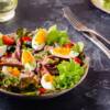 Insalata nizzarda: la ricetta francese per un piatto unico fresco e gustoso