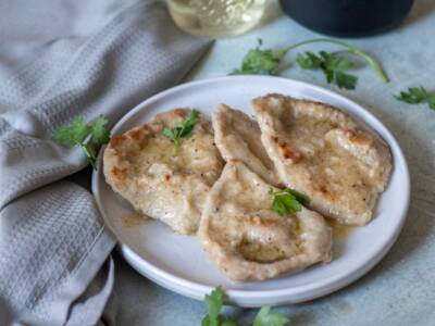 Le scaloppine al vino bianco sono buonissime! Foto e video per prepararle alla perfezione