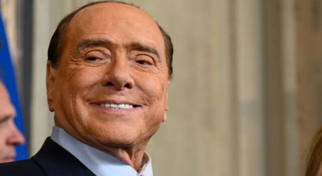 Silvio Berlusconi: dal Lambrusco allo Champagne, l&#8217;amore del Cavaliere per il vino
