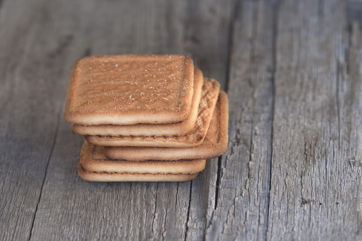 Dry biscuits