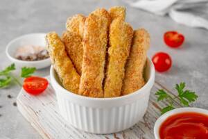 Stick di zucchine in friggitrice ad aria