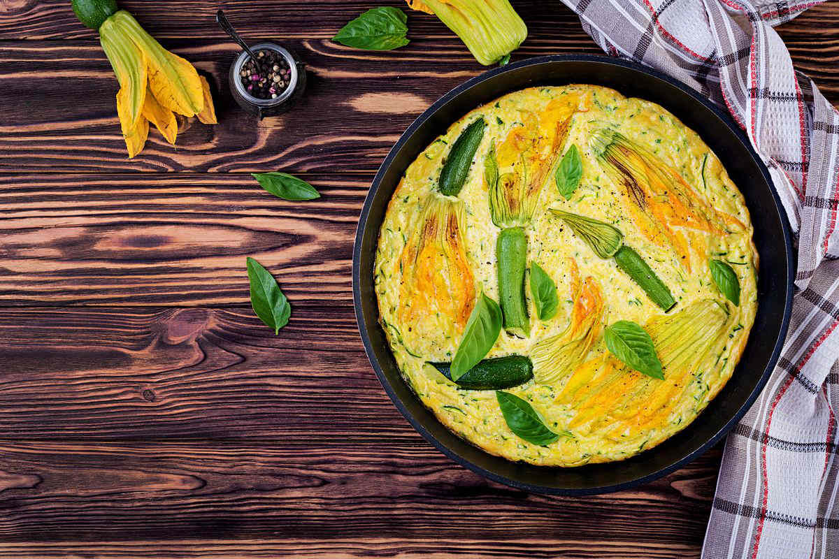 Omelet with courgette flowers in an air fryer