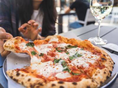 Tragica fine dopo una pizza: sospetti sull’intossicazione da botulino