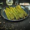 Come fare gli asparagi saltati in padella: un contorno semplicemente delizioso