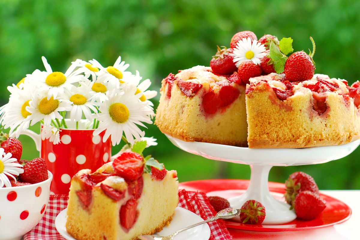 strawberry cake in air fryer