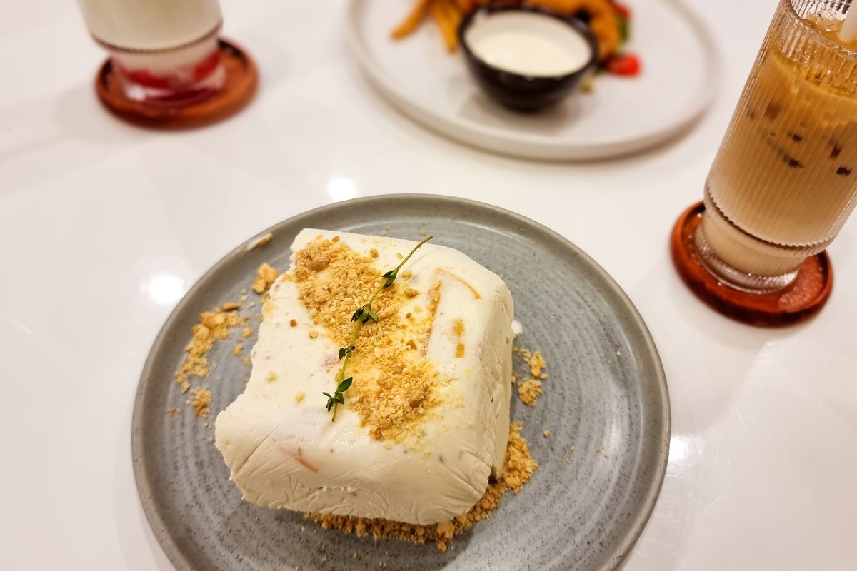 peach semifreddo