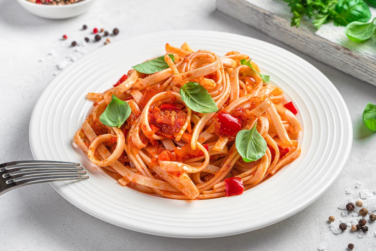 Pasta with bacon and peppers