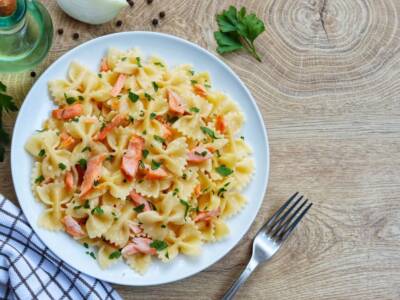 Pasta fredda con salmone affumicato