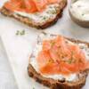 Bruschetta con salmone