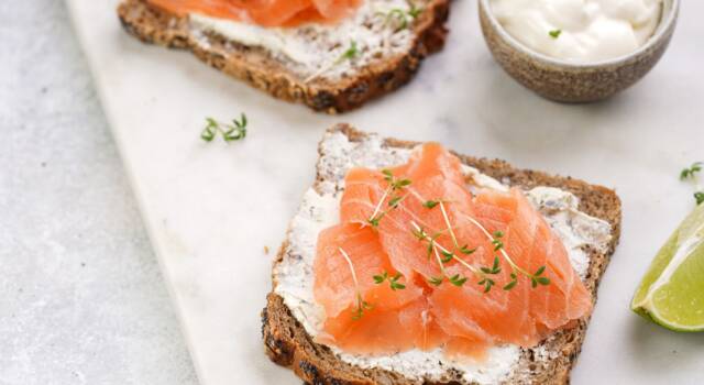 Bruschetta con salmone