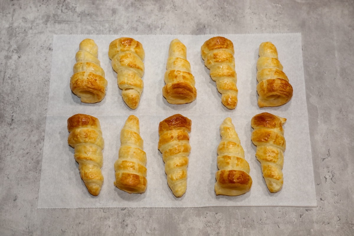 Puff pastry cannons