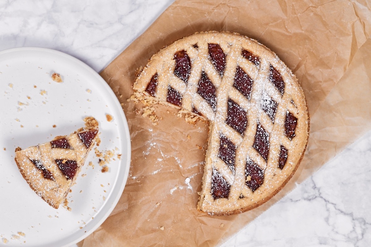 Fig and walnut tart