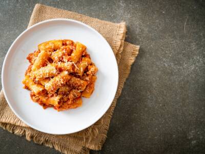 piatto di pasta al ragu