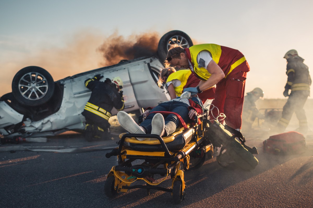 Vittima incidente stradale soccorso paramedici vigili del fuoco