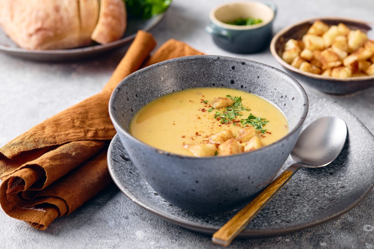 Chickpea and potato cream soup