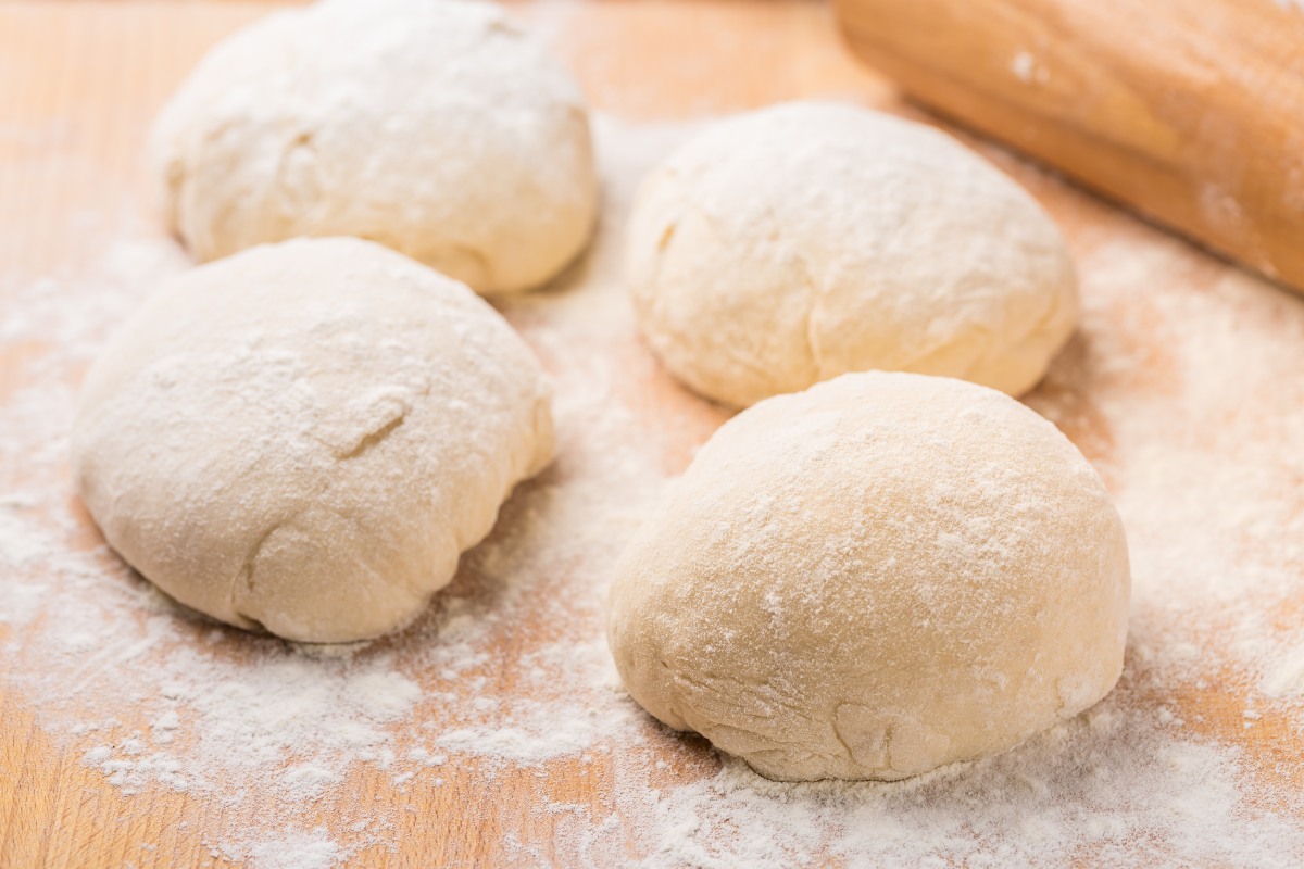 Palline di impasto messe a lievitare