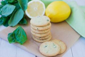 Biscotti salati aromatizzati al basilico